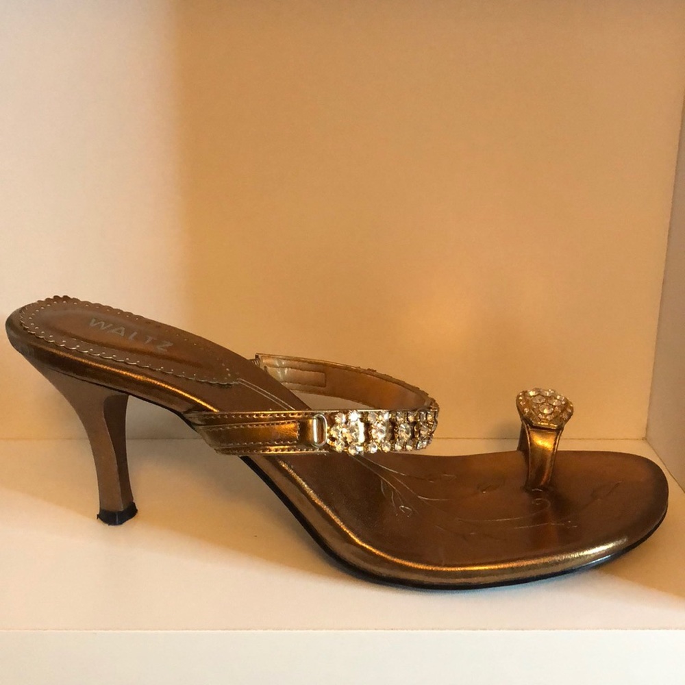 Heels - Picture 4 of 4